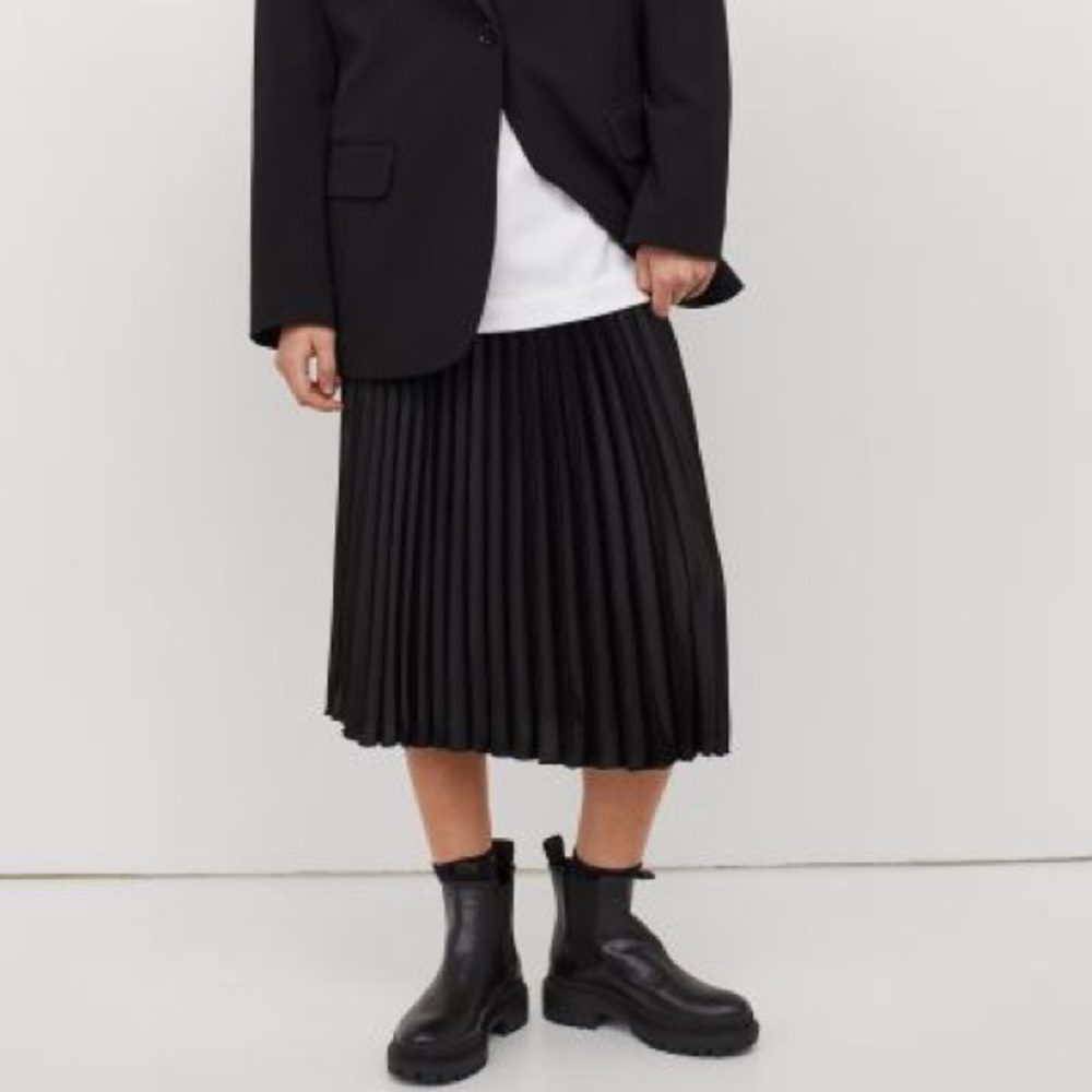 H&M Pleated Midi Skirt